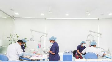 Treatment room at the 32 Smiles Koregaon Park clinic